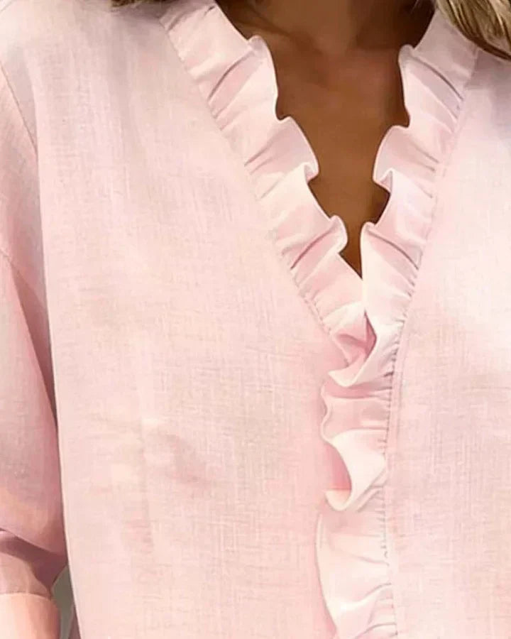 Claire™ | Blouse col V à volants